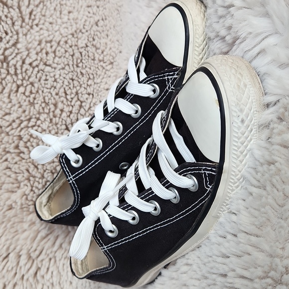 Converse Shoes - Converse all star mens size 3 women's size 5 sneakers shoes